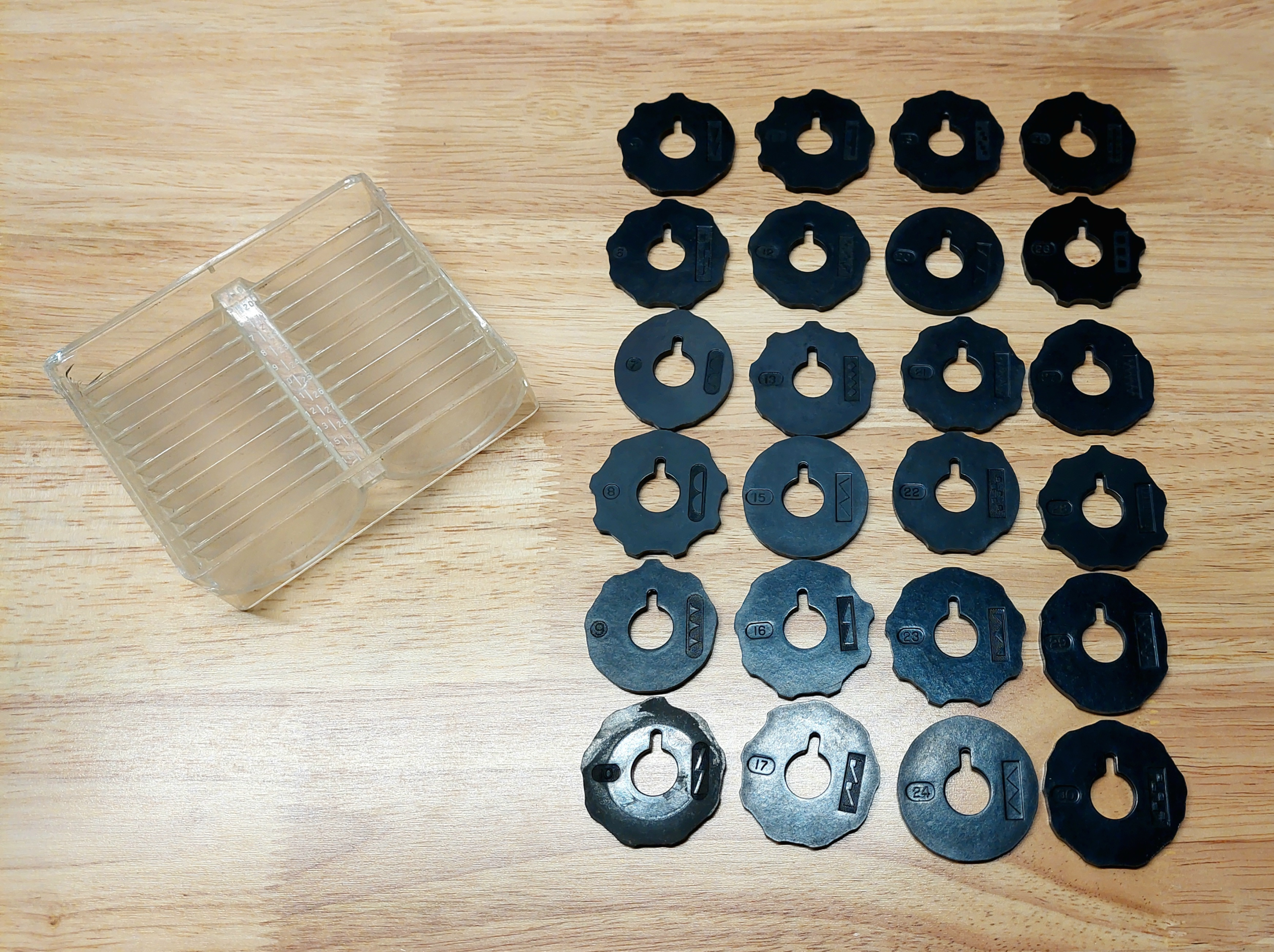 Set of 24 Singer Fashion Disc Cams with Case