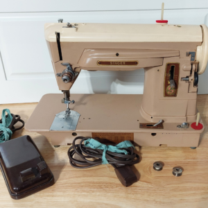 1960 Singer 404 Sewing Machine